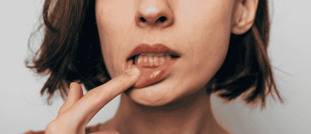 Bleeding Gums When You Brush? Early Signs of Gum Disease You Shouldn’t Ignore
